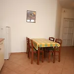 With A Parking Space Novigrad - 7017 Appartamento