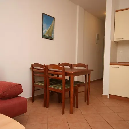 With A Parking Space Novigrad - 7017 Apartamento Novigrad Istria