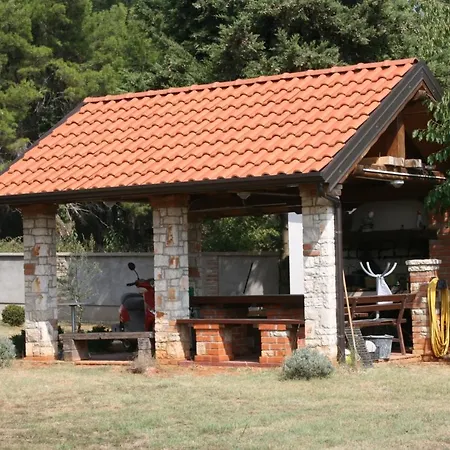 Appartamento With A Parking Space Novigrad - 7017